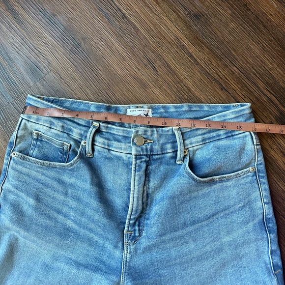 12 / 31 DOLLY PARTON JOLEANS PETITE FLARE JEANS LIGHT WASH DENIM GOOD AMERICAN - Picture 5 of 16